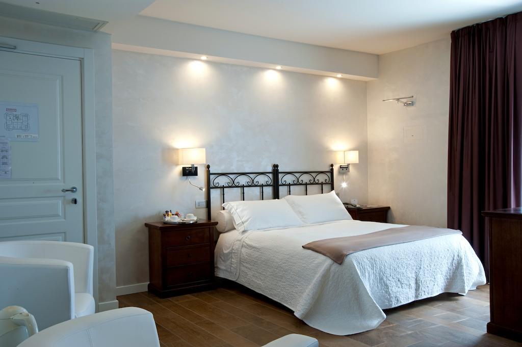 Hotel Ferro Di Cavallo Pavullo nel Frignano Pokoj fotografie